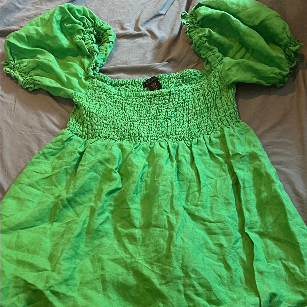 house of harlow 1960 
Vibrant Green Puff Sleeve Dress
